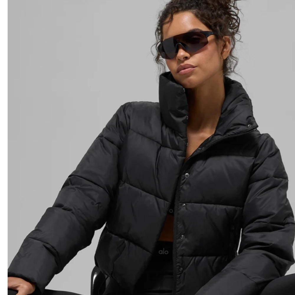 Alo Puffer Jacket M NWT - Picture 4 of 6